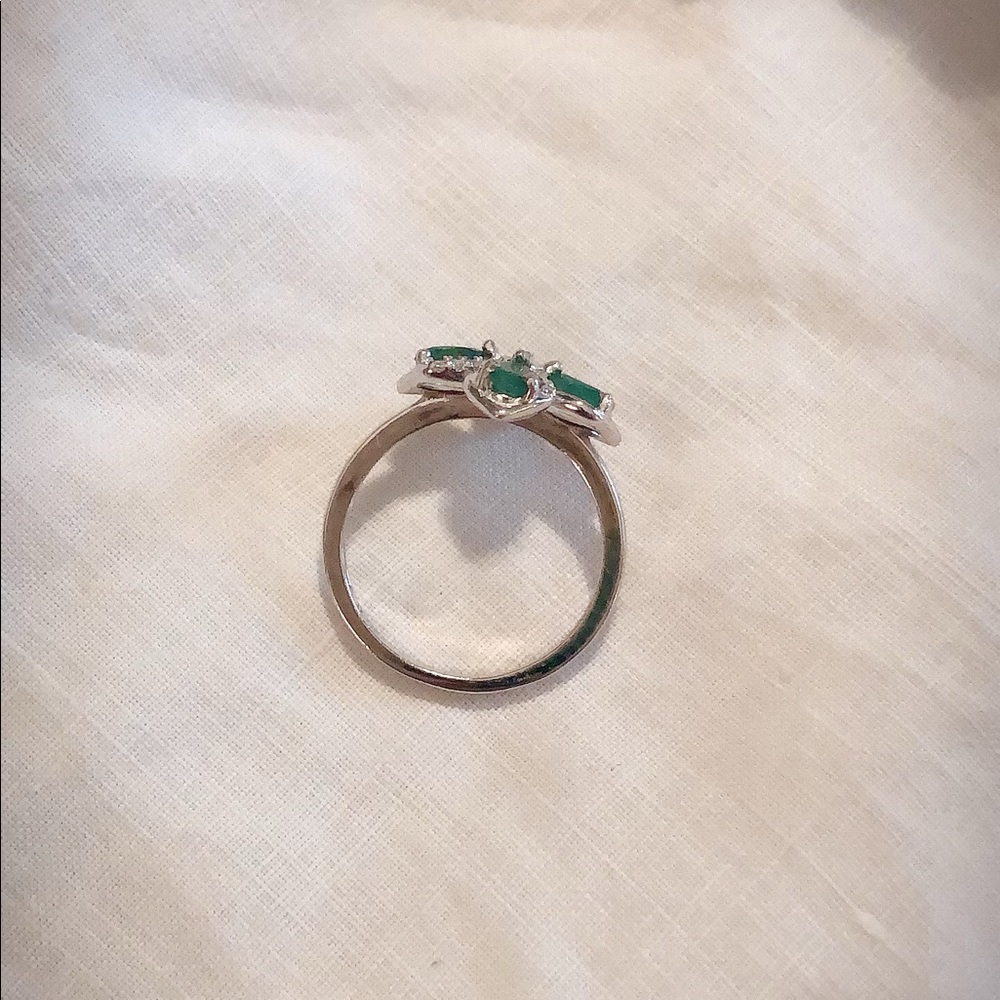 Natural Emerald Four Leaf Clover Ring - Picture 3 of 5